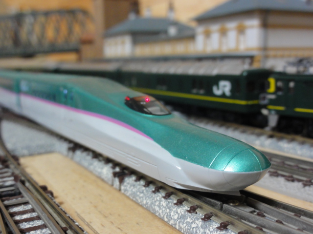 Nゲージ 夢の特別列車～999、オリエントエクスプレス～ 鉄道模型: E5系 ...